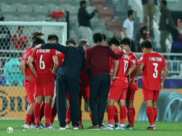 7 cầu thủ Việt Nam bị HLV Troussier "quay lưng" tại Asian Cup